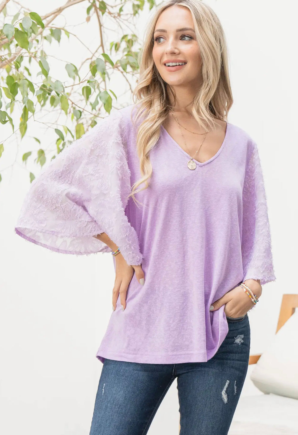 Fun Feather Detailed 3/4 Sleeve Slub Top